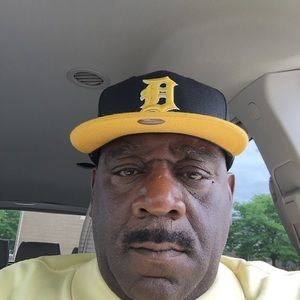 Meet your Posher, Derrick